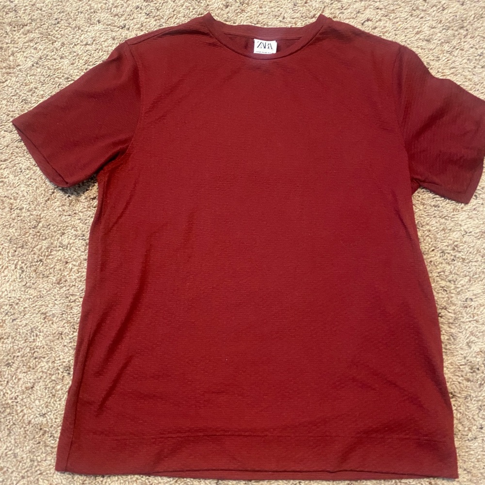 Zara men’s ribbed shirt. Size M Dark Red/Burgundy color